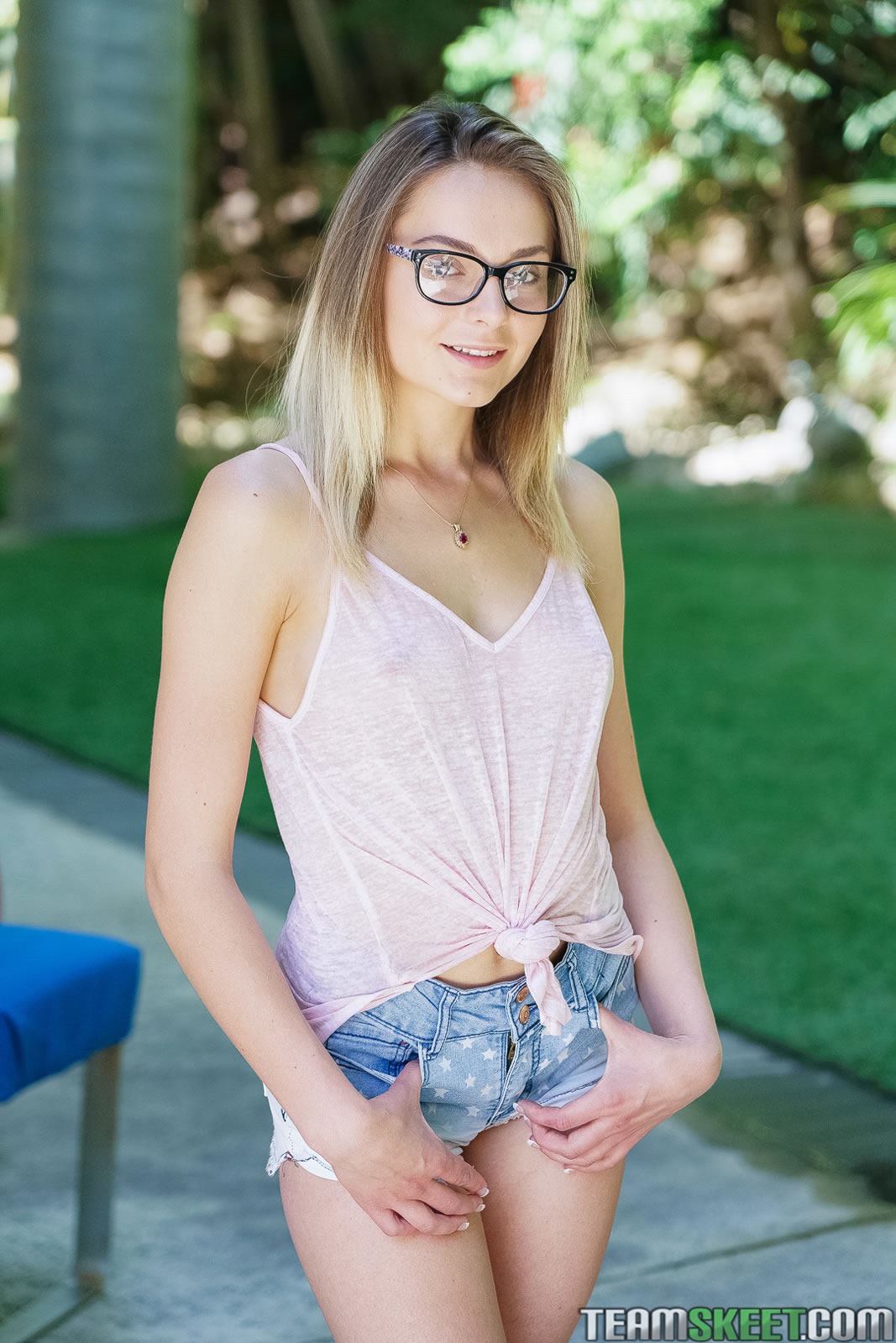 Blonde teen glasses porn